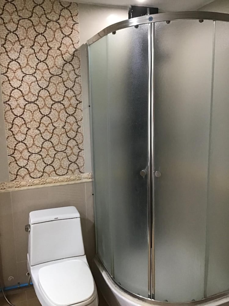 Ton Koon Hotel 29/46
