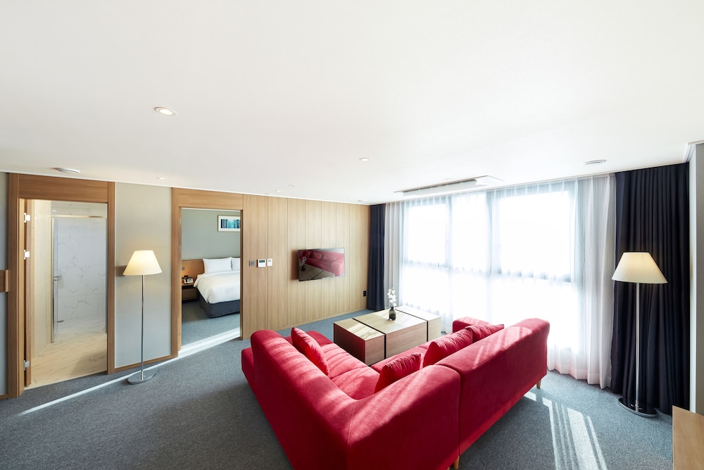 Ramada by Wyndham Gumi 29/50