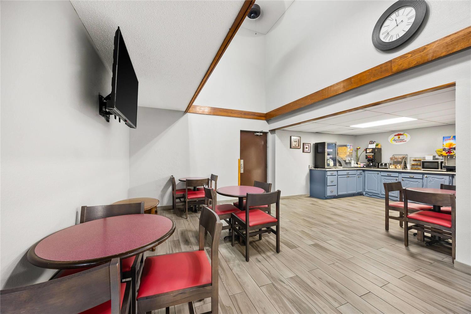 Super 8 by Wyndham Harrison AR 20/32