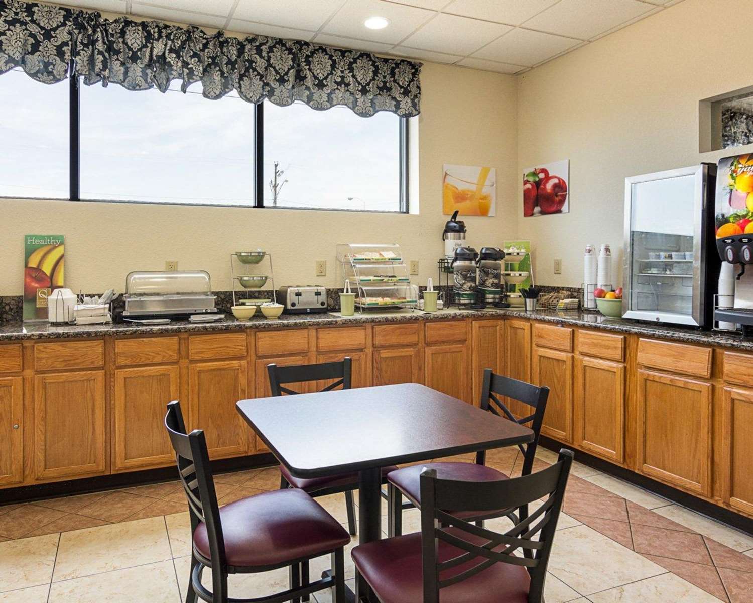 Quality Inn Chesapeake - Greenbrier 21/27
