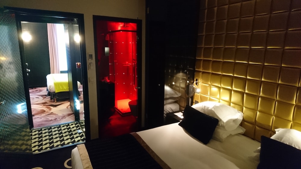 Platine Hotel 25/53