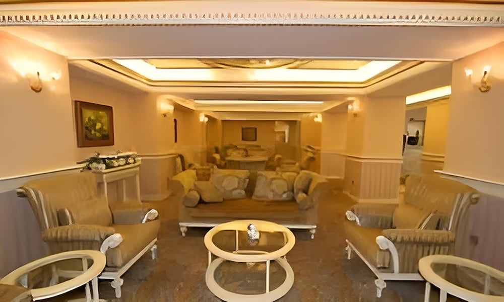Demir Hotel 34/44