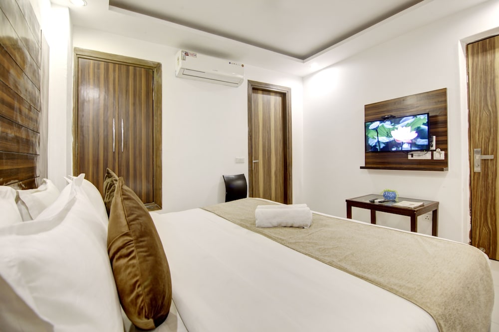 Hotel Chanakya Inn 19/38
