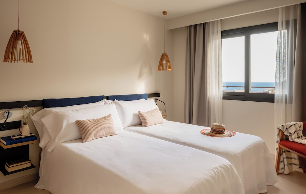2 Bedrooms, Mediterranean, Zel, House, Twin Beds, with View
