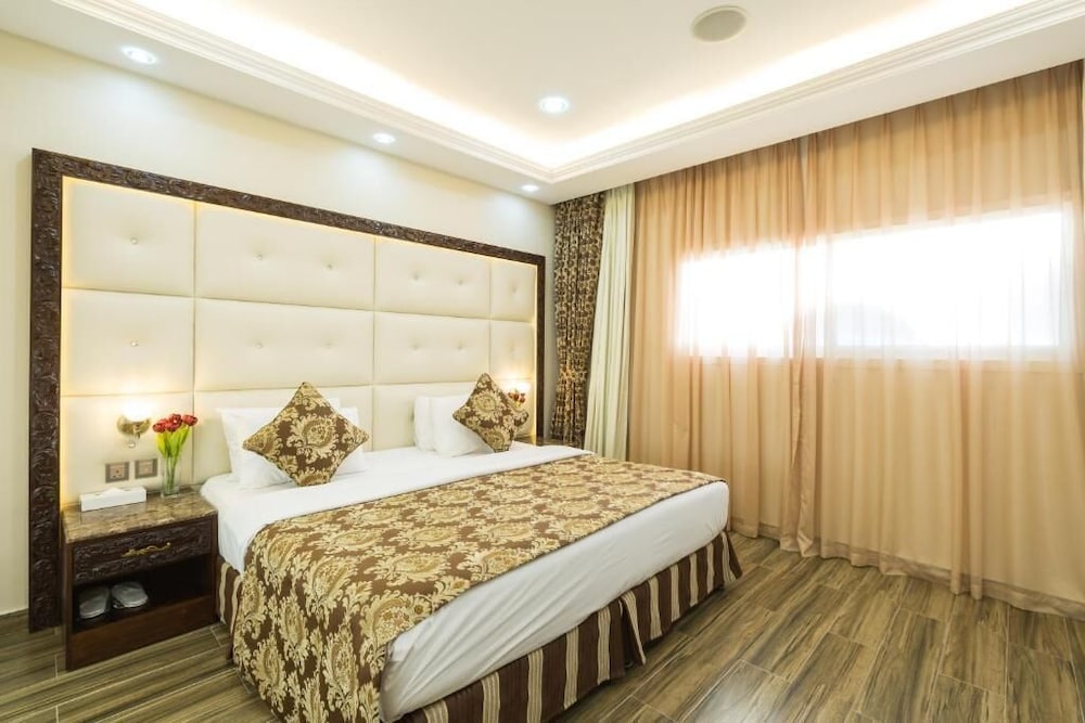 3 Bedrooms, Royal, Villa, 3 King Beds, Sea View, Terrace
