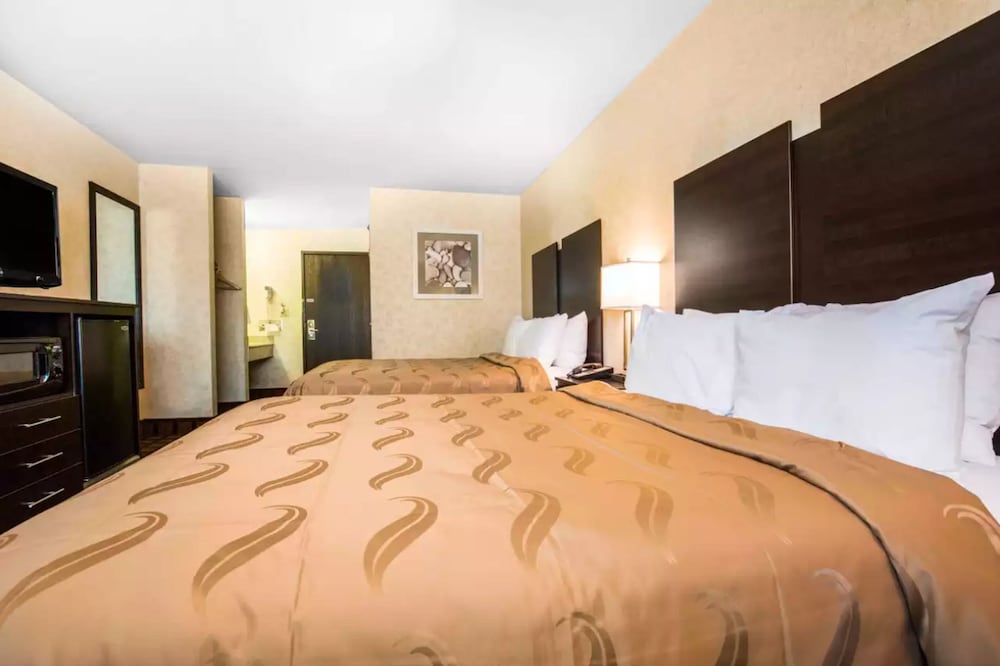 Standard, 2 Queen Beds