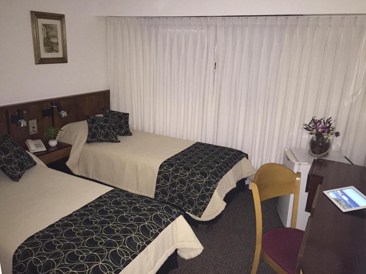 Hotel Morales 24/40