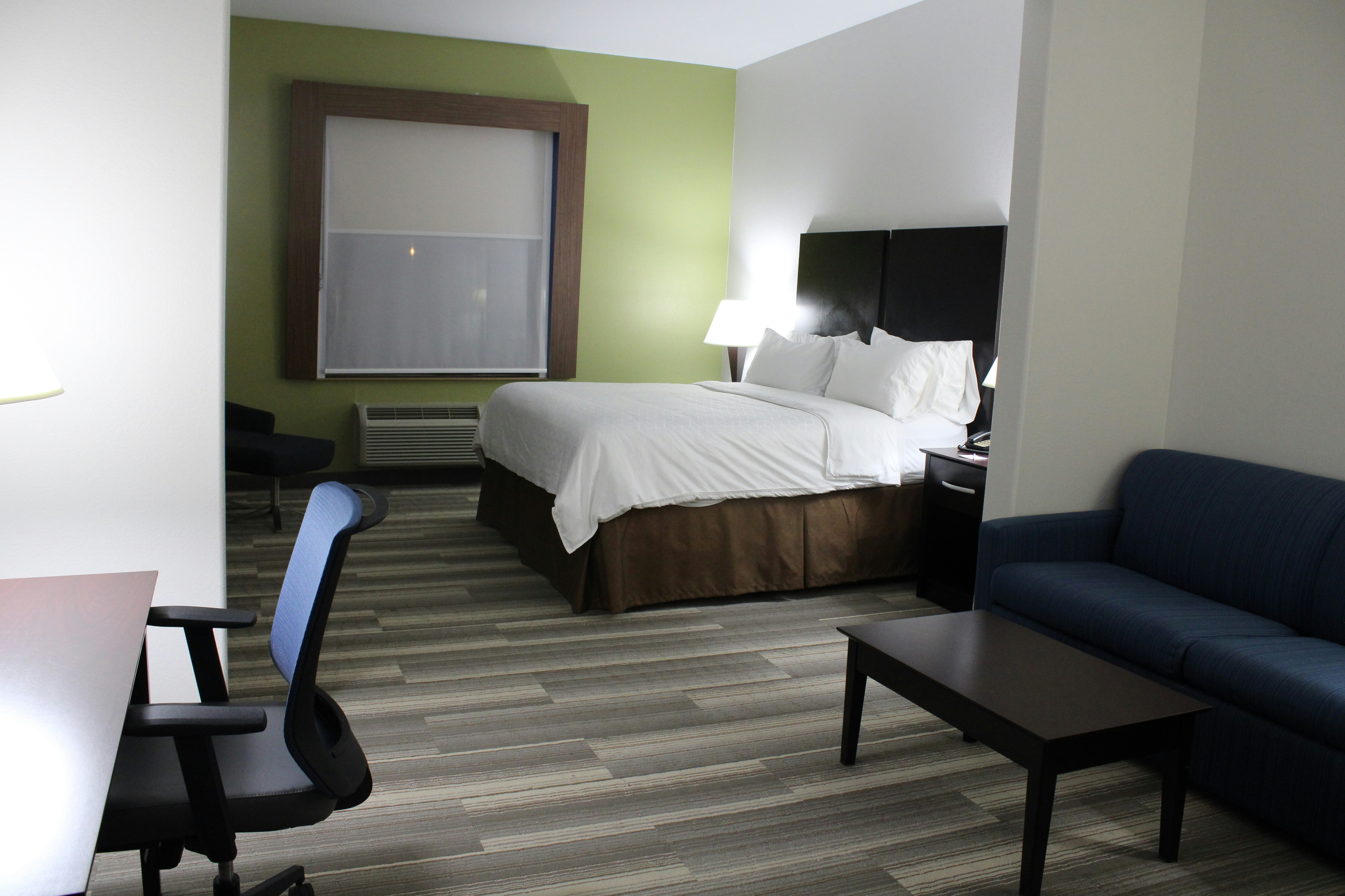 Holiday Inn Express Hotel and Suites Heber Springs 26/30