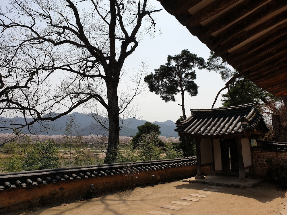 Okyeon Pavilion 35/50