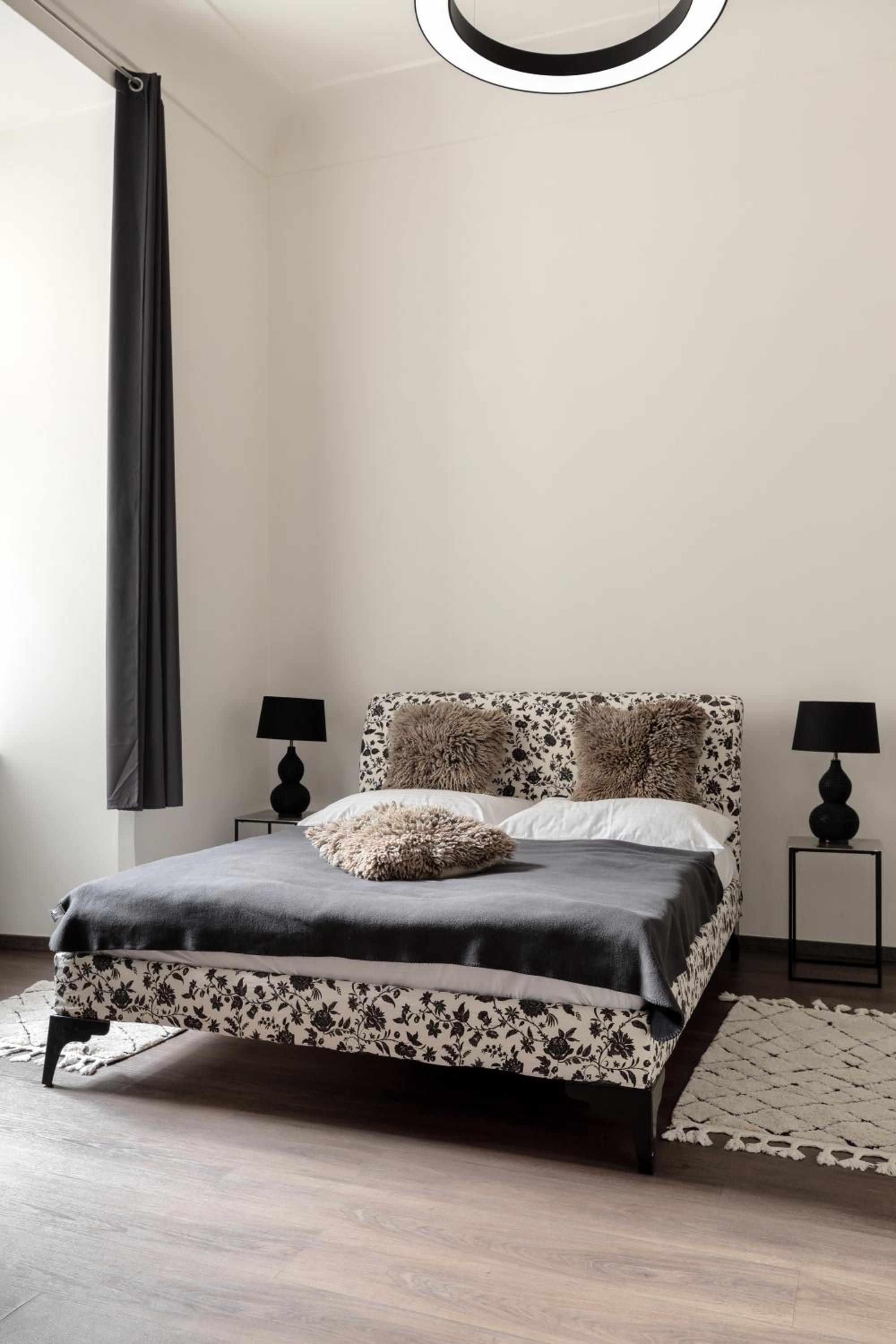 DELUXE, STUDIO, QUEEN BED