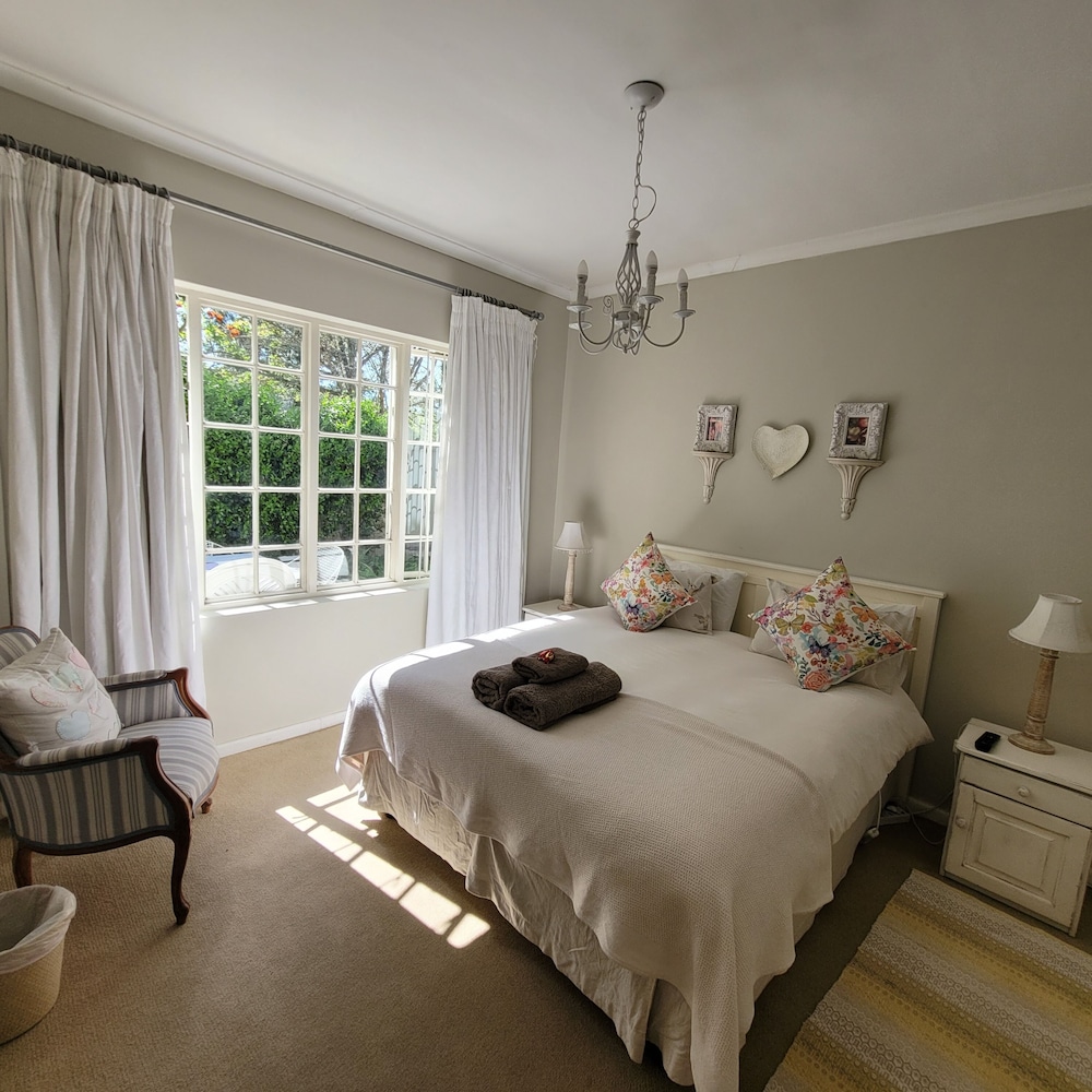 AppleBee Guest Cottages 16/50