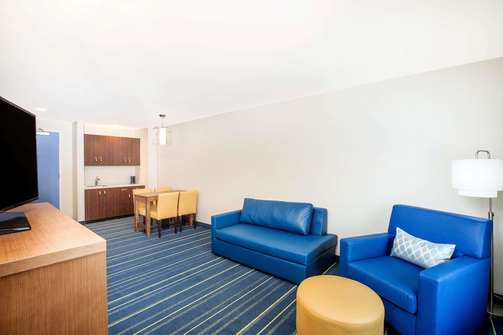Days Inn & Suites by Wyndham Kearney 41/61