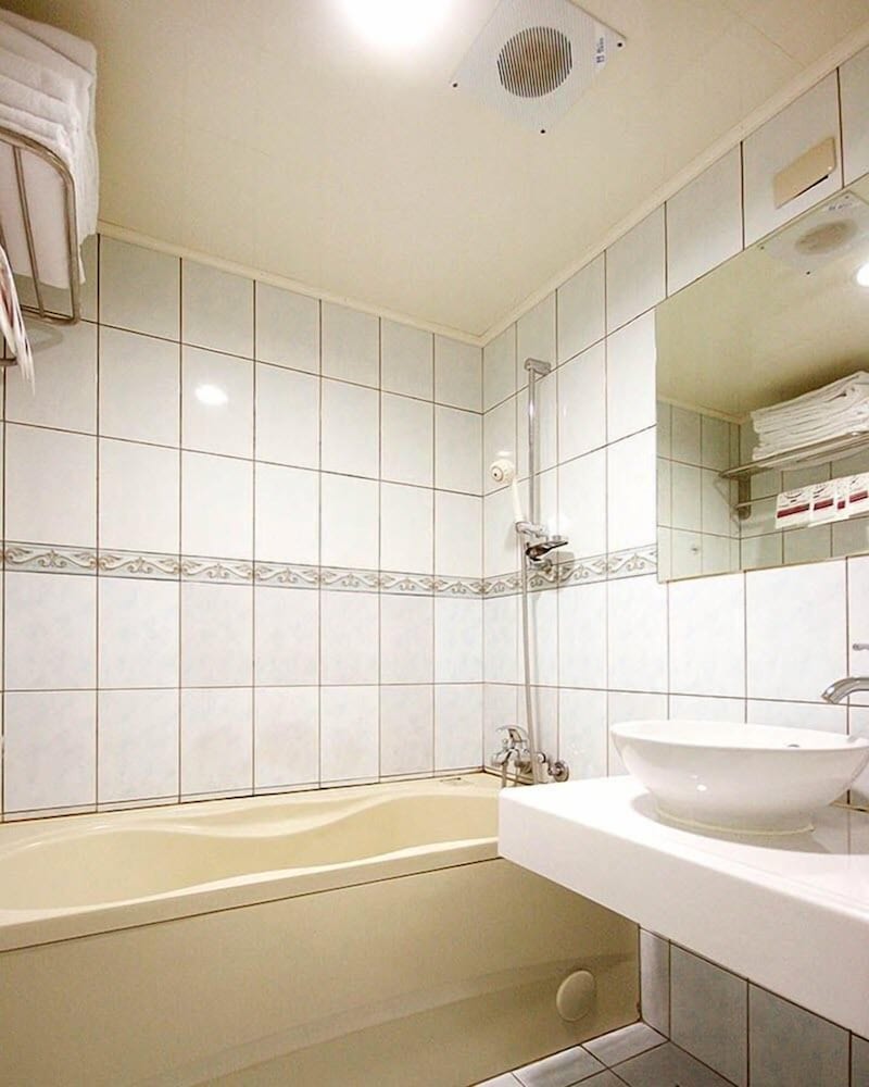 Zaw Jung Business Hotel 42/42