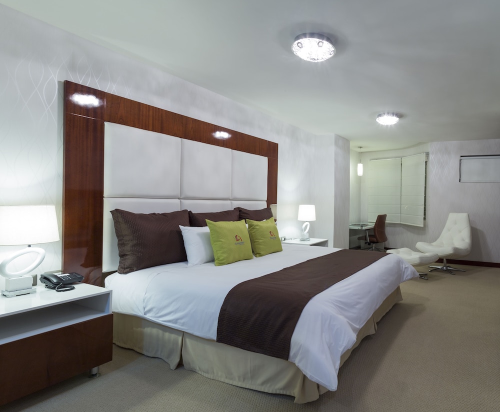 Casben Hotel 12/50