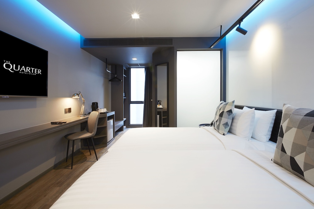 The Quarter Hotel Silom By UHG 17/68