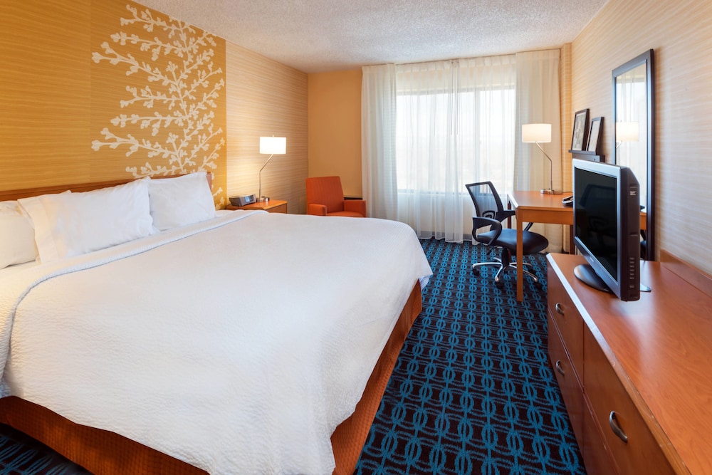 Fairfield Inn & Suites Denver Cherry Creek 3/16