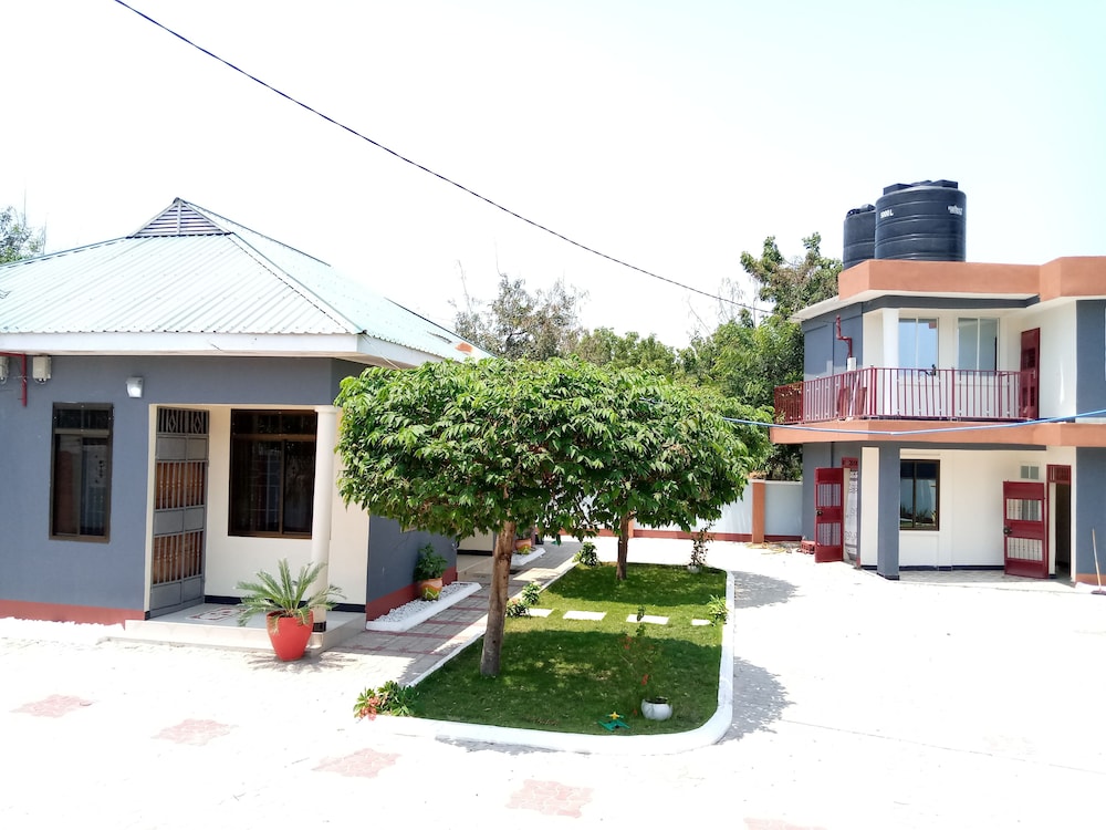 Perfect Home Two minutes to Kijiji Beach [VR] 2/50