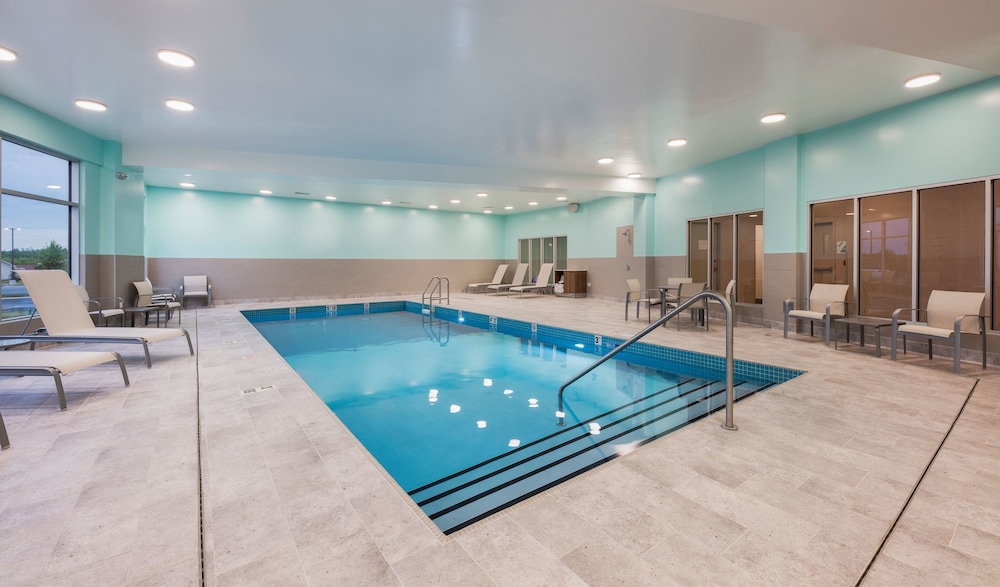 Holiday Inn Express Suites Moncton 3/63