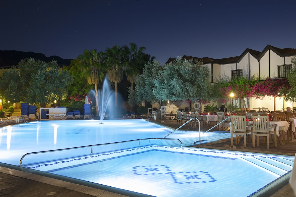 The Ship Inn Hotel Villas 24/50