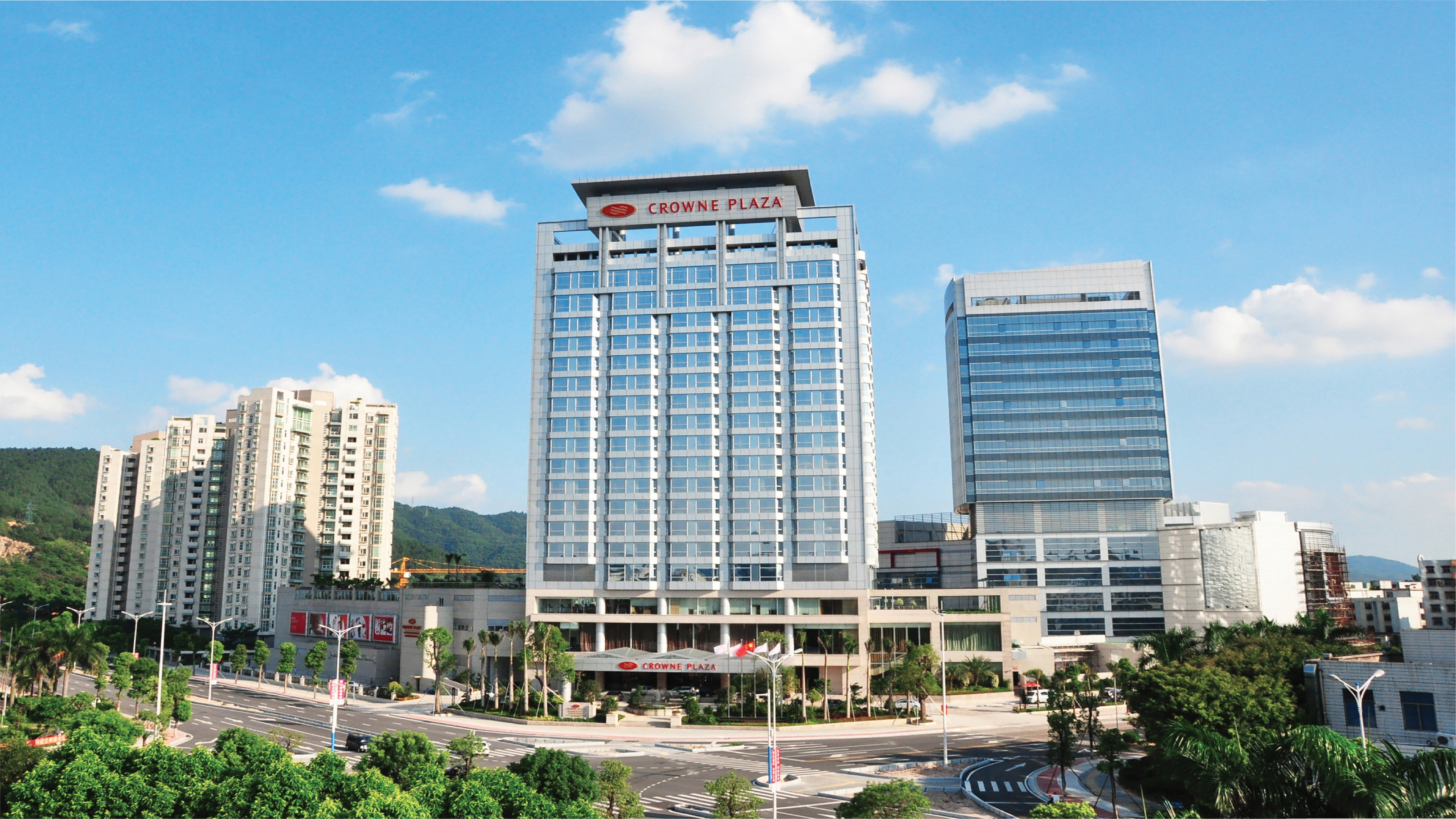 Crowne Plaza Zhongshan Wing on City 3/50