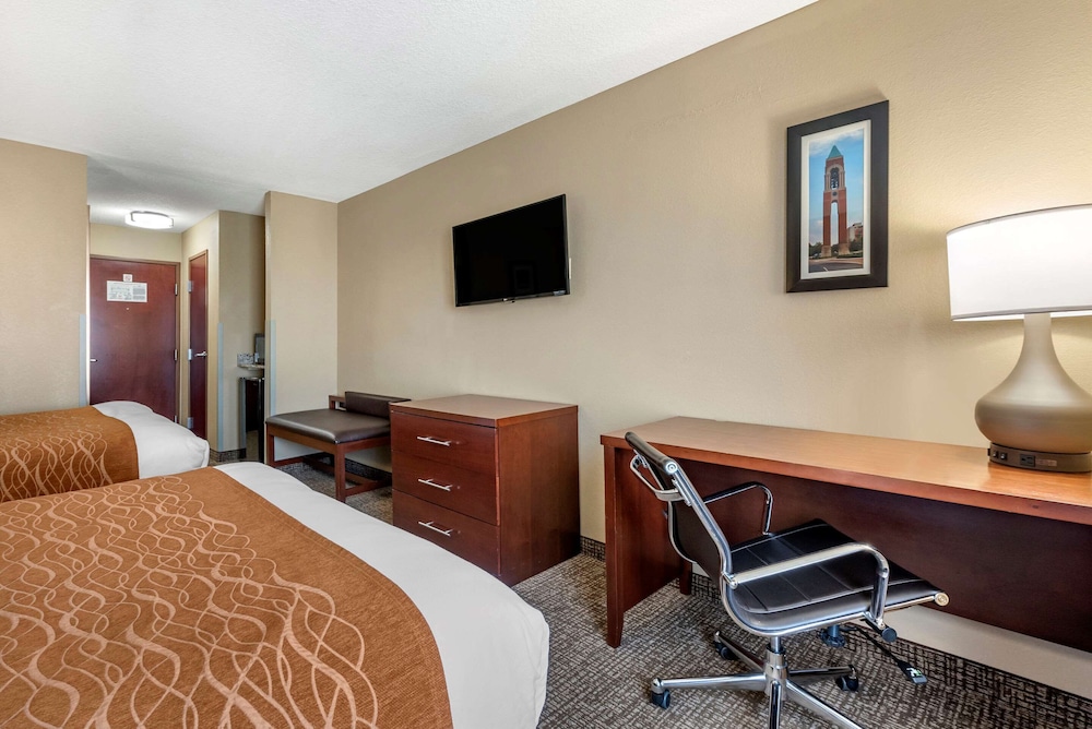 Comfort Inn & Suites Muncie Near University 15/24