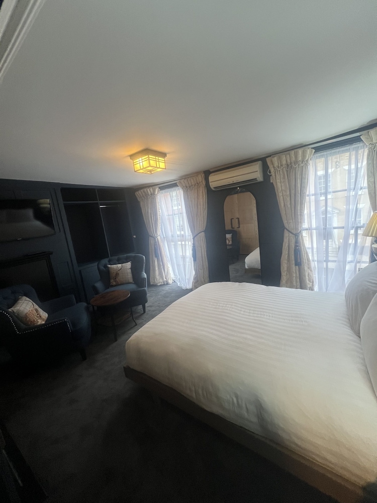 Colchester Boutique Hotel 12/50
