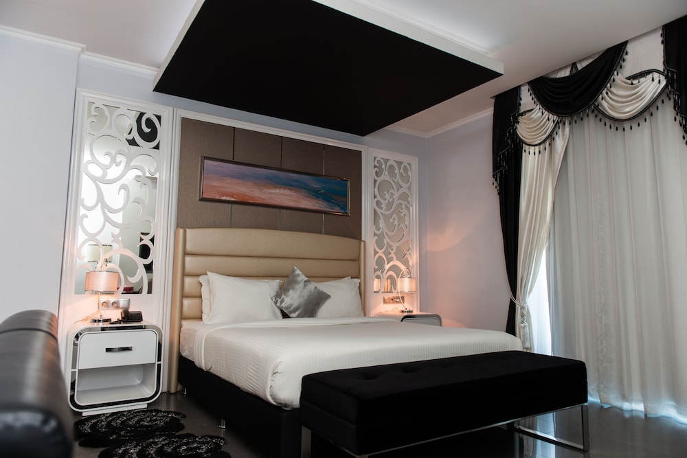 NEW HOTEL NAMPULA 16/50