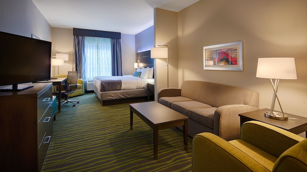 Best Western Plus At Prien Lake Inn And Suites 40/48