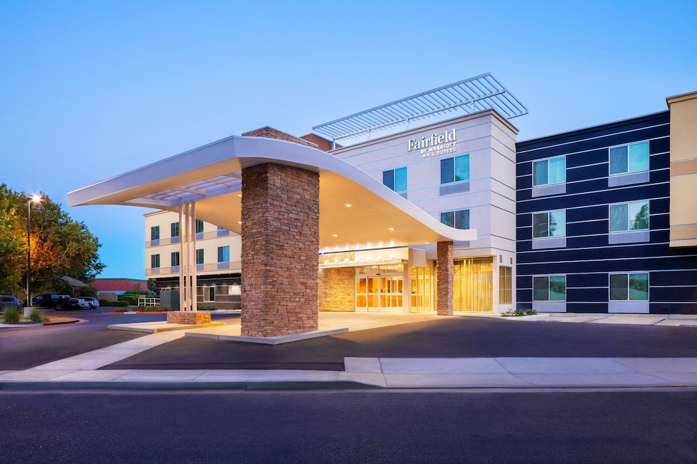 Fairfield Inn & Suites by Marriott Fresno North/Shaw Avenue 16/20
