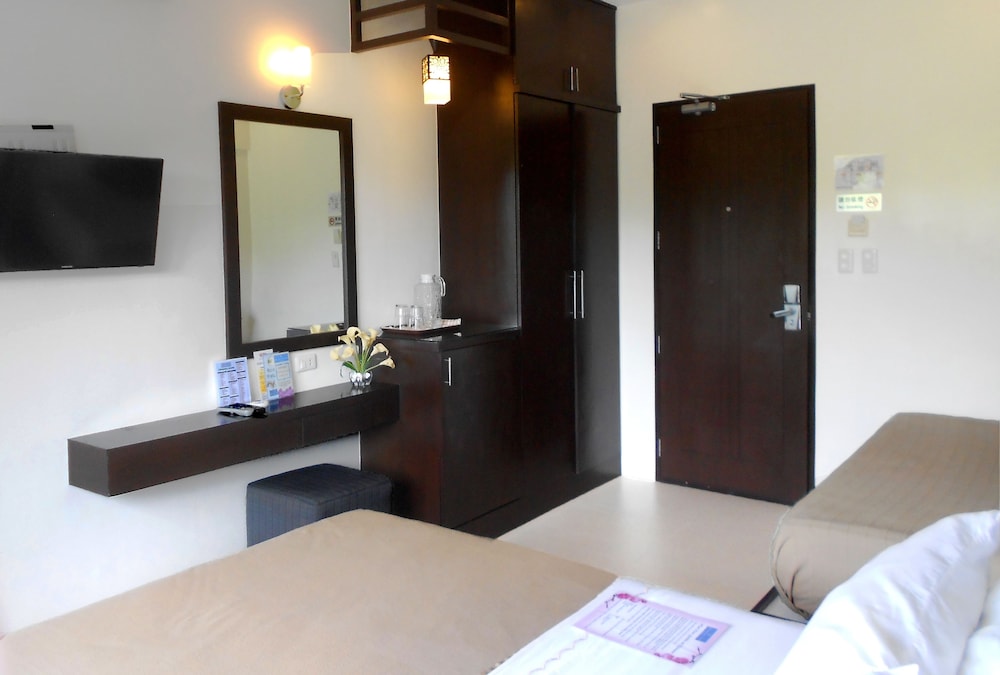 One Crescent Place Hotel 24/64