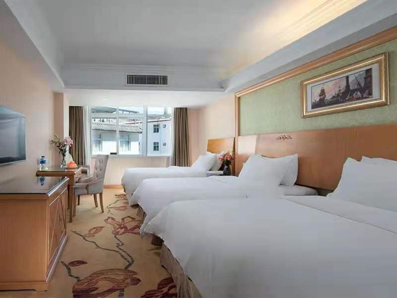 Vienna International Hotel (Lijiang Yuxue Avenue) 20/35