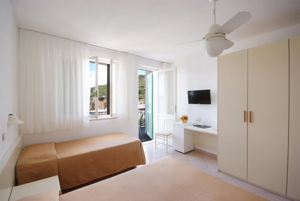 Hotel Dino 15/50