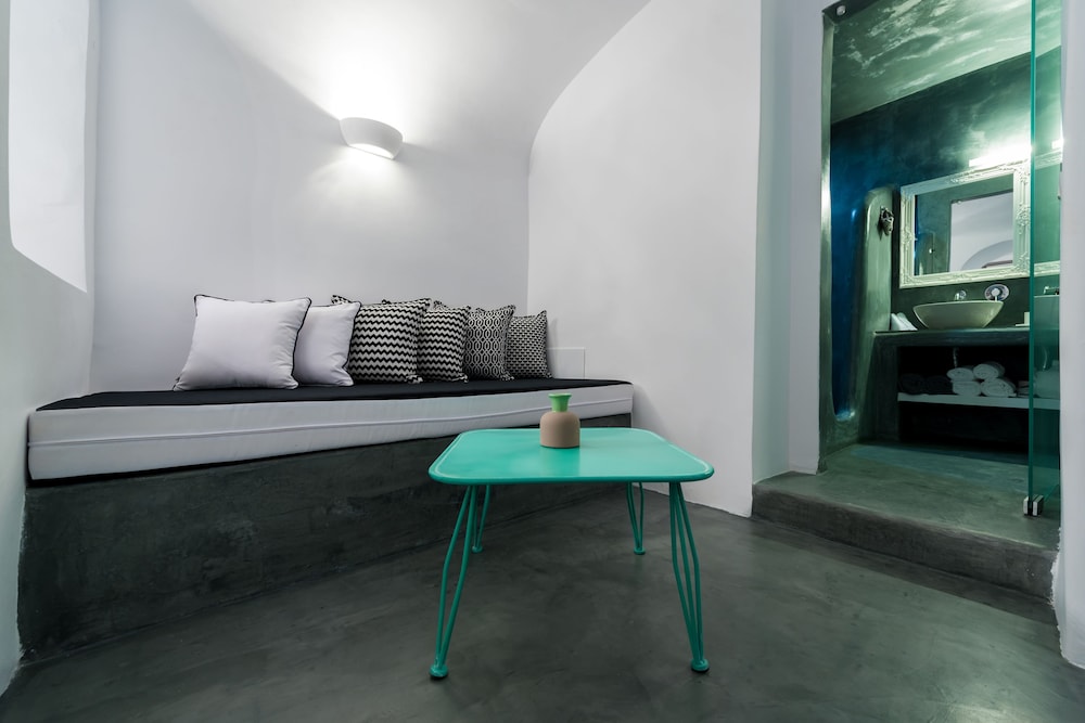 MODERNITY SUITES 39/65