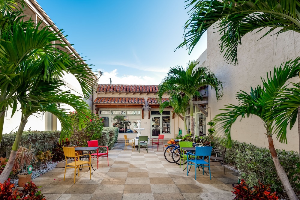 Palm Beach Historic Inn 5/50