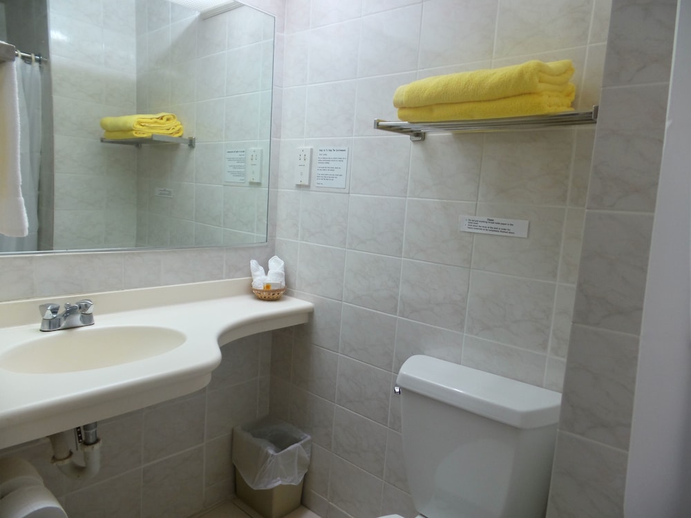 Allamanda Beach Resort 44/47