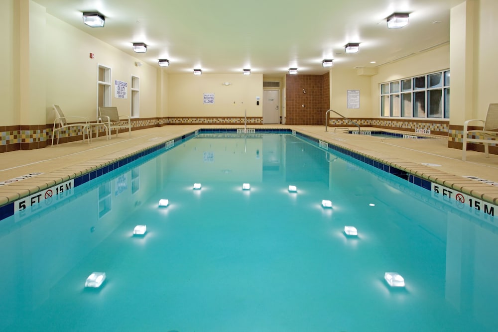 Holiday Inn Express Hotel And Suites Newberry 31/55
