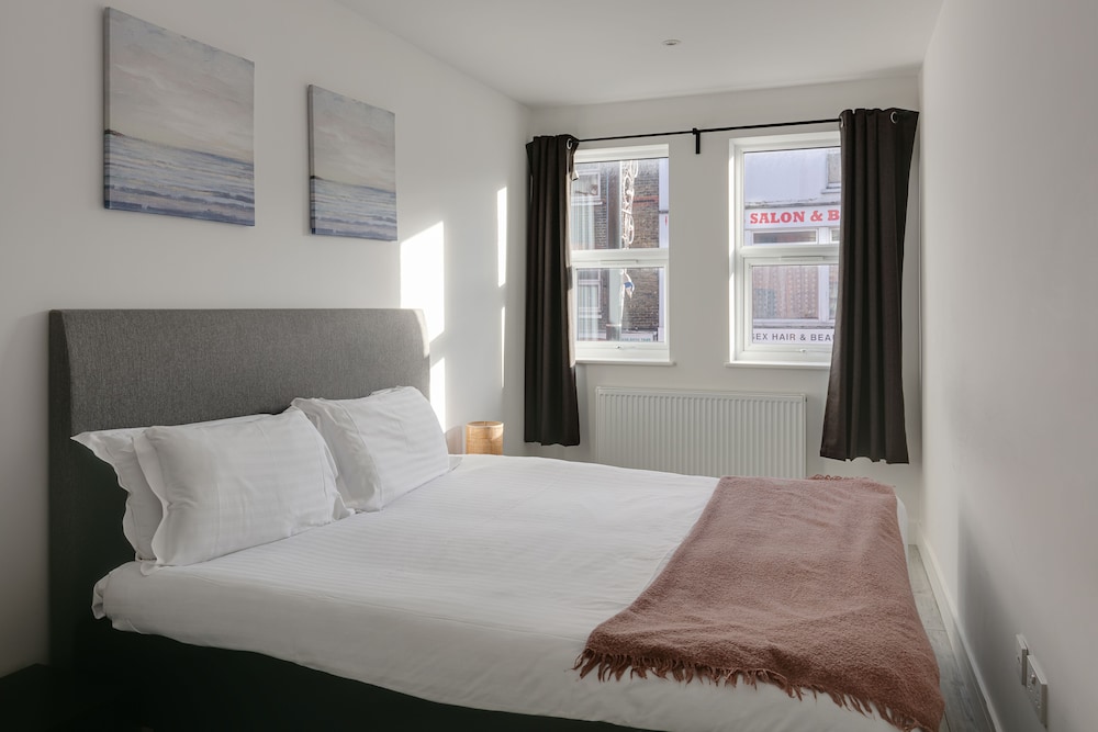 Hounslow Central Apartments 28/40