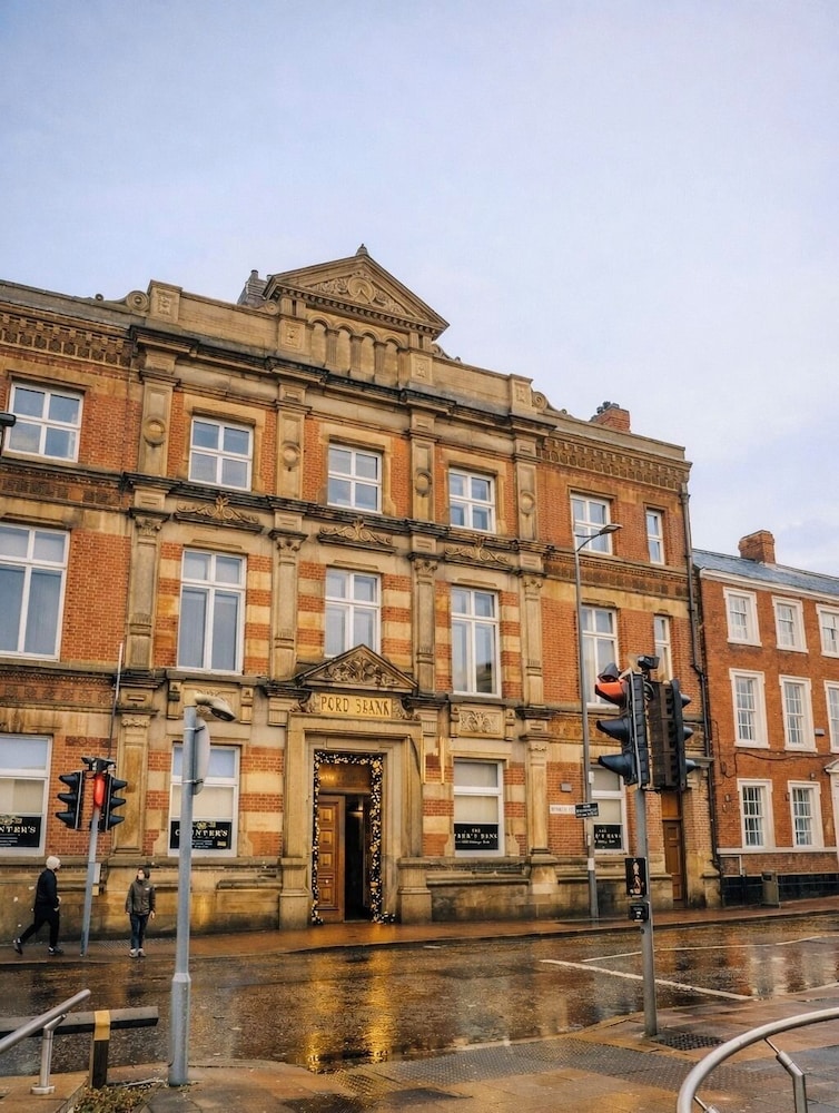 The Parrs Bank Hotel 1/17