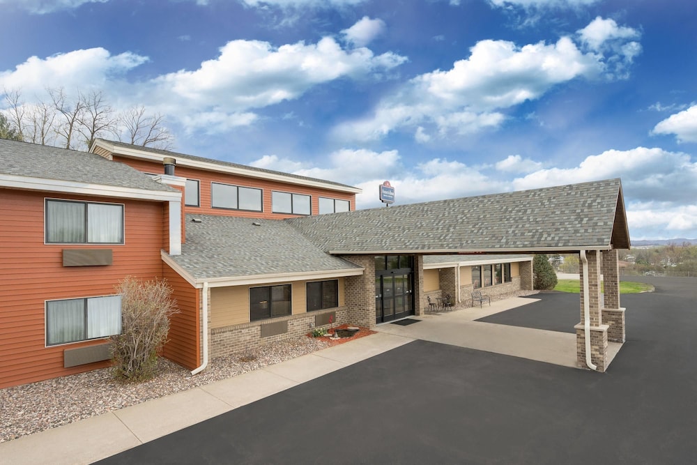 Americinn By Wyndham West Salem 2/26