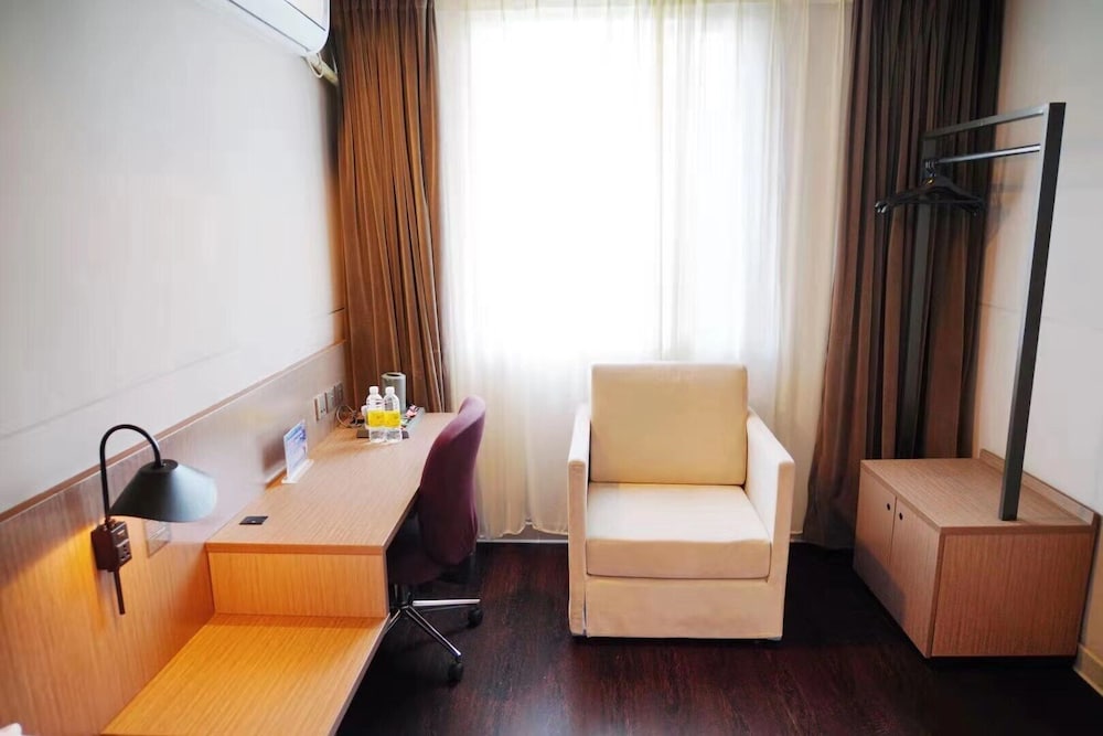 Jinjiang Inn Select Shanghai Expo Dezhou Road 27/33