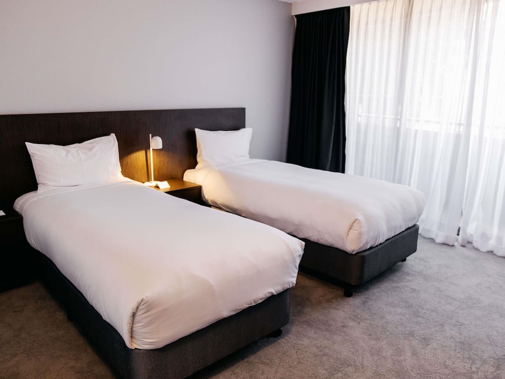 SUPERIOR, TWIN BEDS