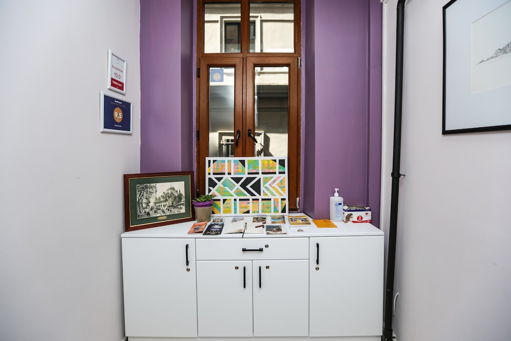 No 8 Galata 33/50