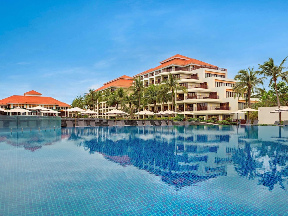 Pullman Danang Beach Resort 1/50