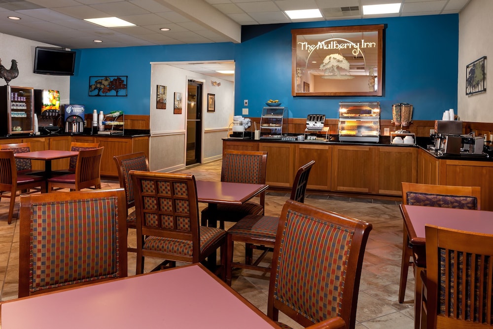 Red Roof Inn & Suites Newport News 39/48