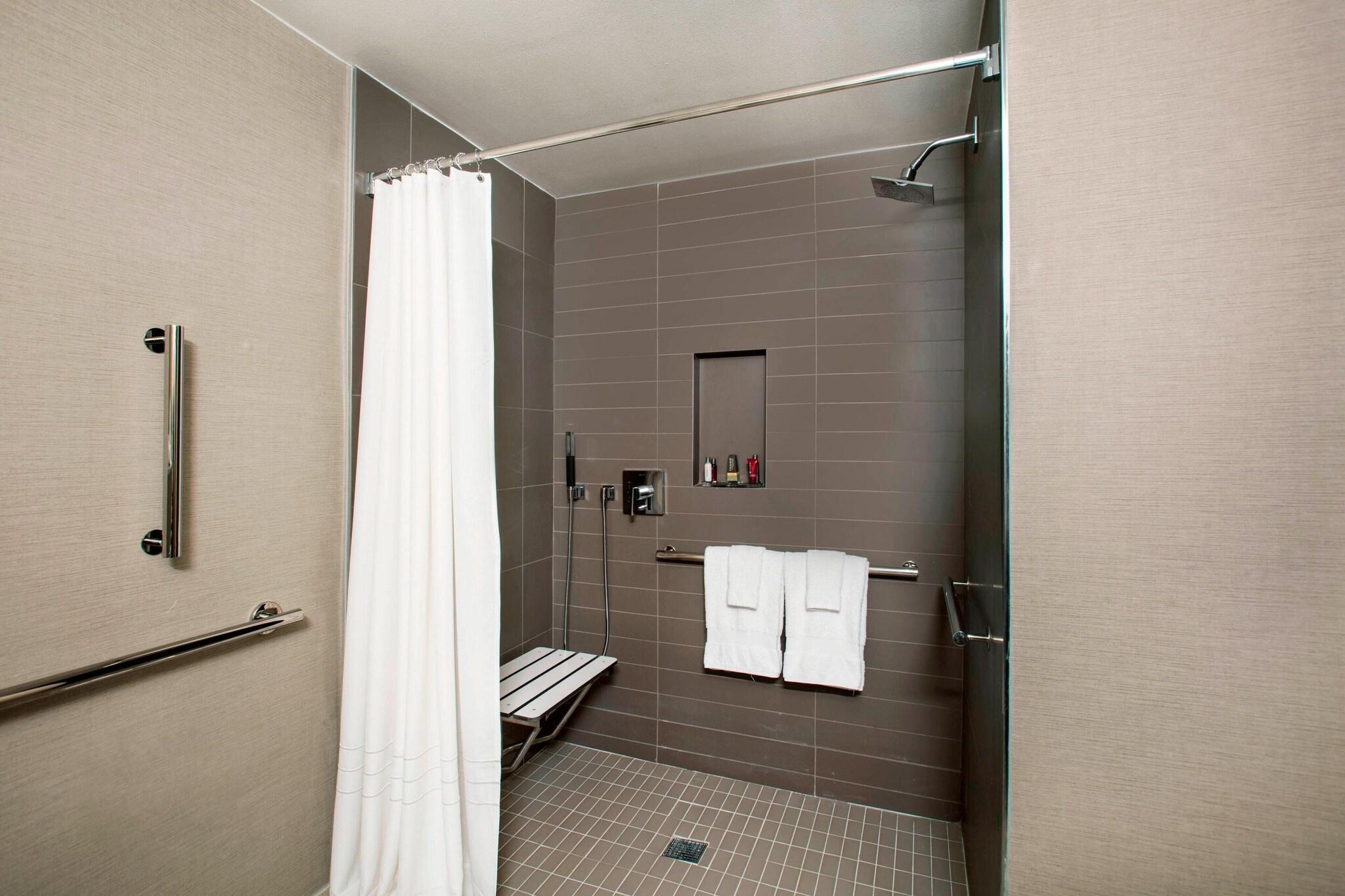 غرفة بسرير كينج لذوي الإعاقة، Fort Lauderdale Marriott Coral Springs Hotel & Convention Center 3/3