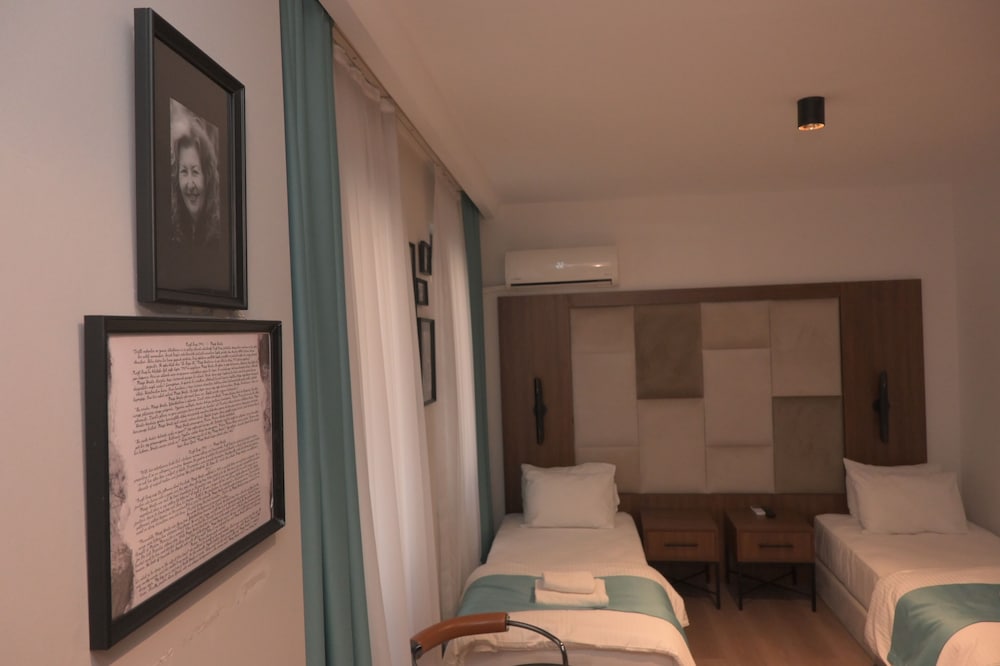 Grand Rue Hotel 29/40