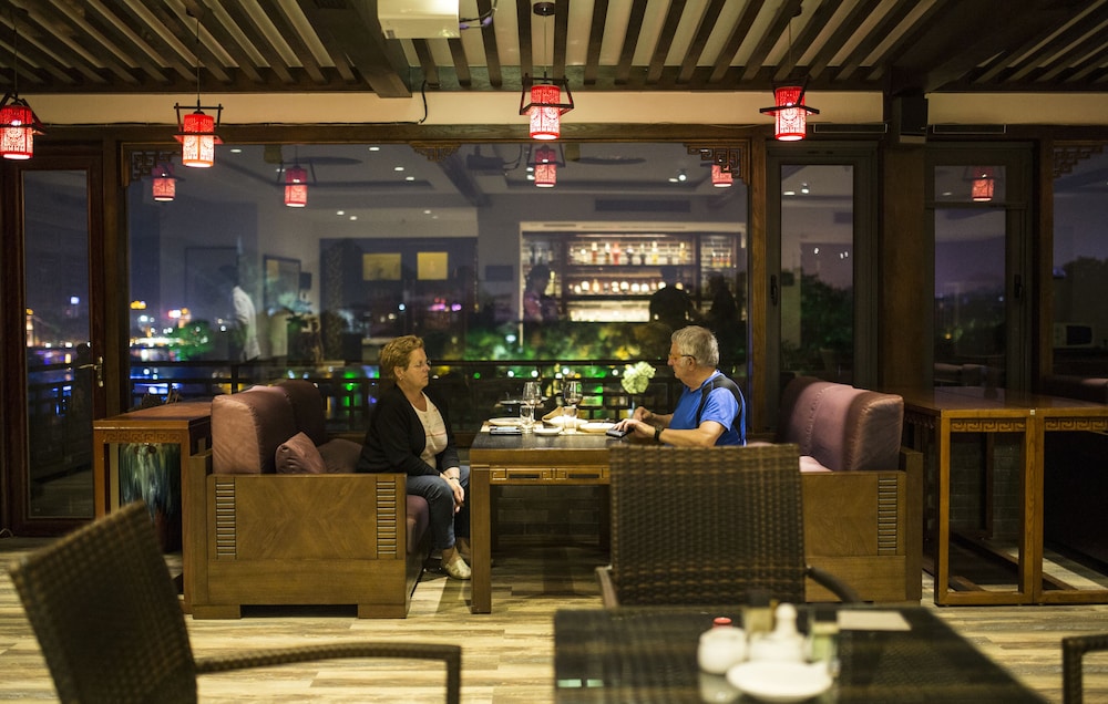 Aroma Tea House 54/70