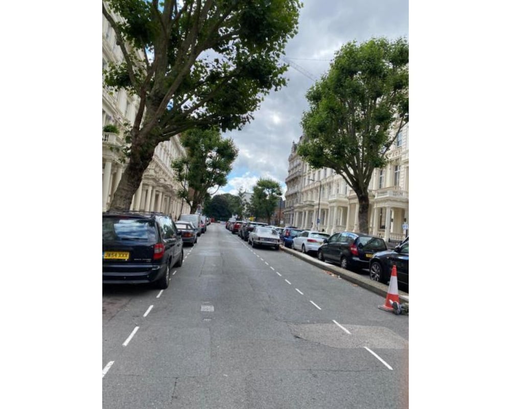 LONDON PLAZA SERVICED APARTMENTS 45/52