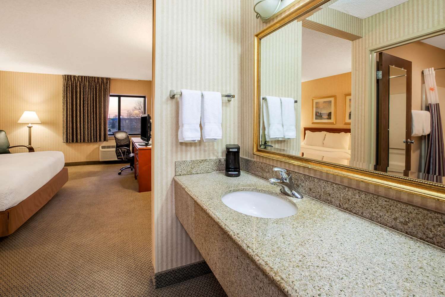 La Quinta Inn by Wyndham Detroit Southgate 12/15
