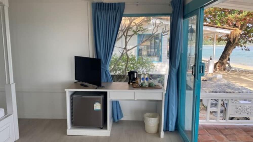 Sand Sea Beach Resort 37/46